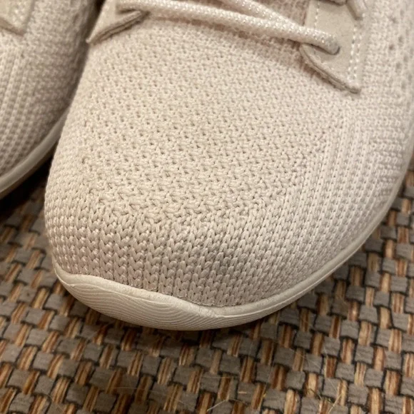 Skechers 8 Off White Memory Foam Slip On Sneakers - Picture 4 of 10